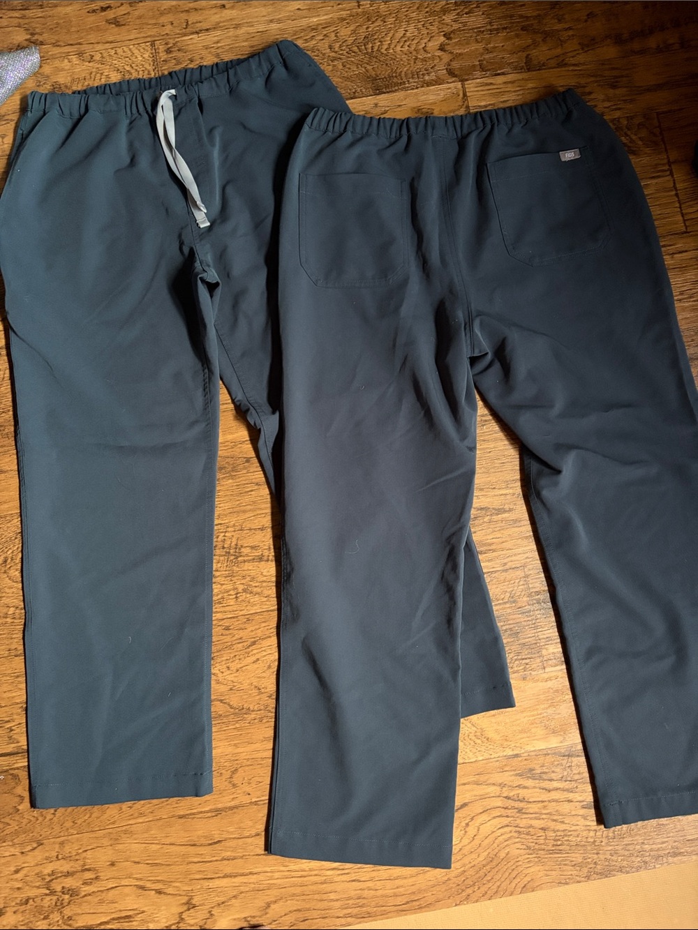 Figs Men's Dark Gray Elastic-Waist Scrub Joggers
